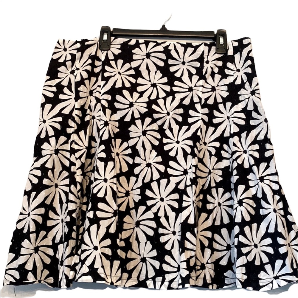 New York & Company Black and White Floral Skirt